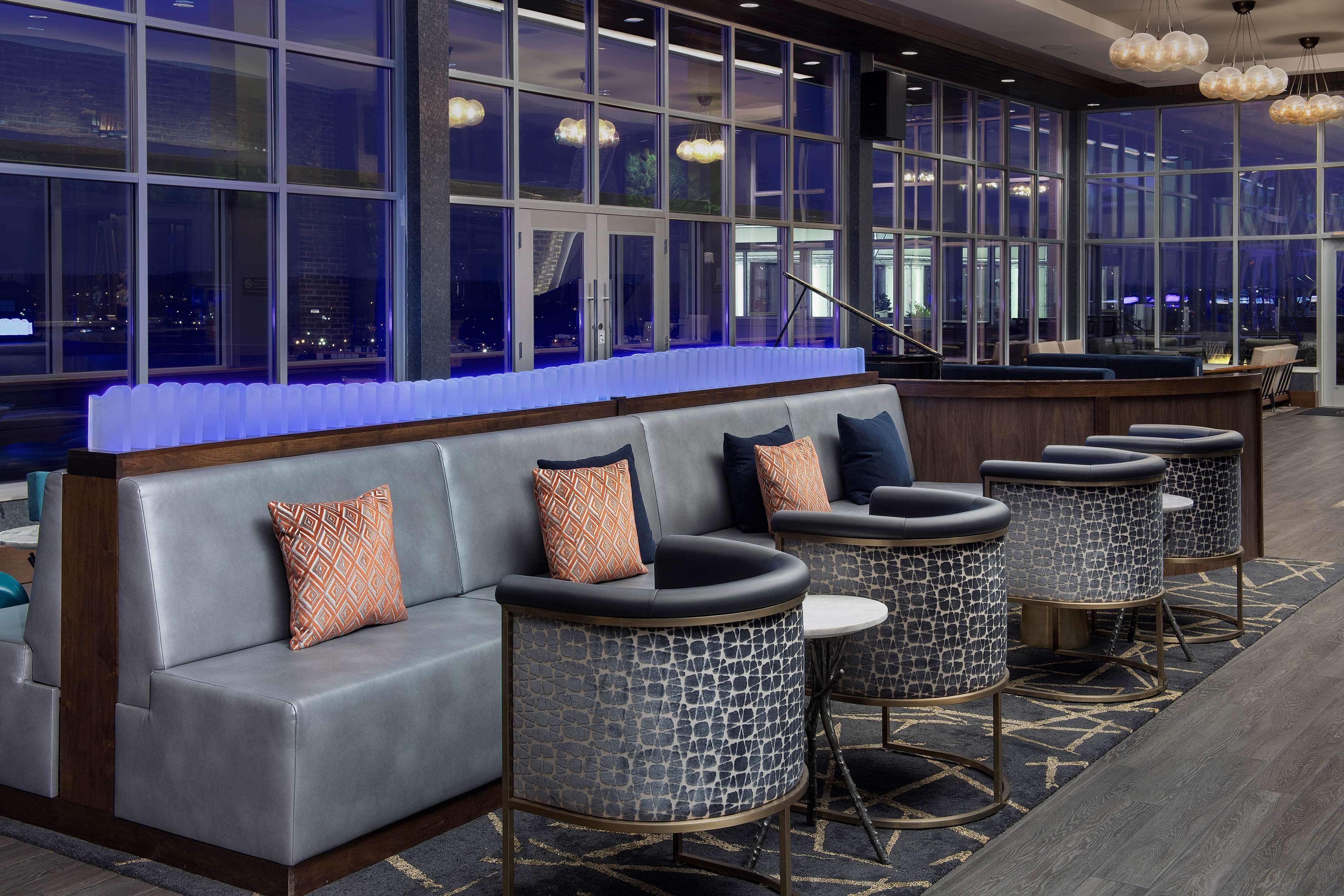 Hotel Embassy By Hilton Downtown 4*