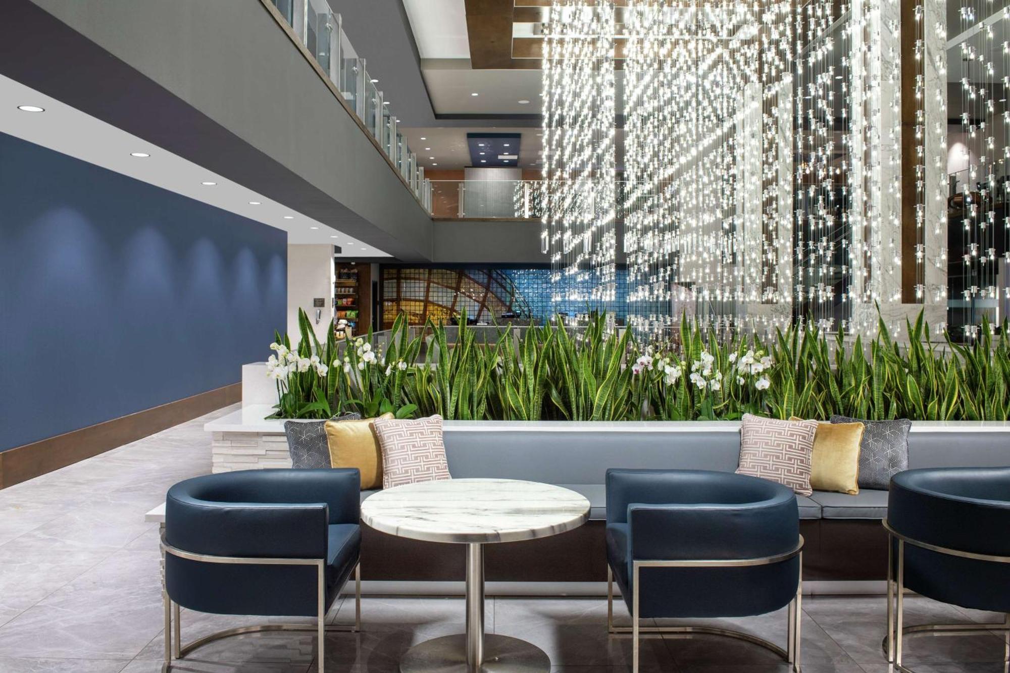 Hotel Embassy By Hilton Downtown Knoxville