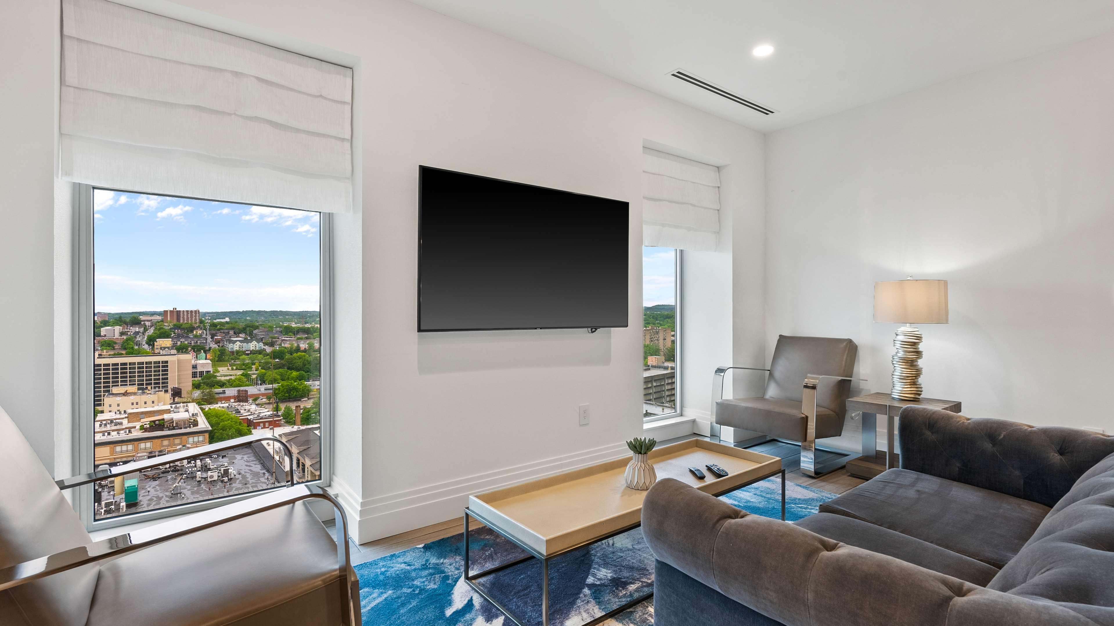 Hotel Embassy By Hilton Downtown Knoxville