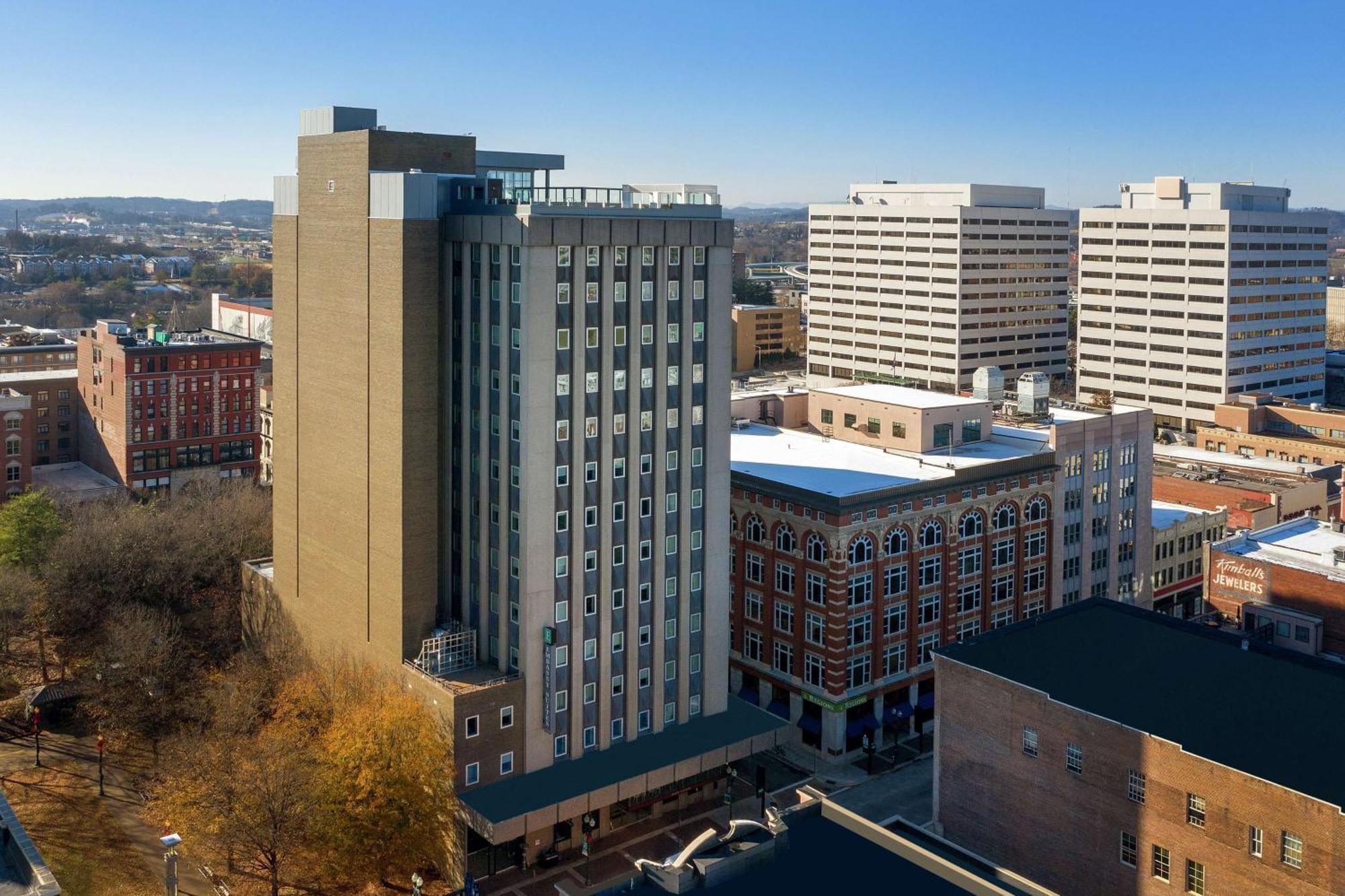 Hotel Embassy By Hilton Downtown